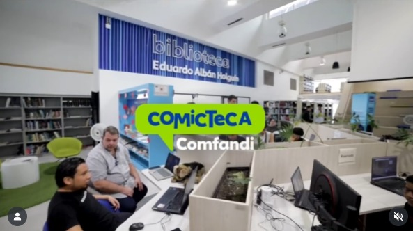 Equipo de desarrollo de Fenix Games Colombia trabajando en videojuegos